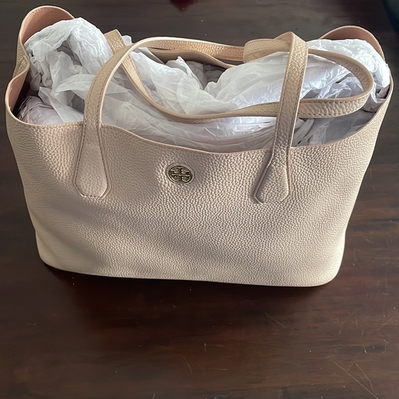 Tory Burch Light Oak Hand Bag - Picture 2 of 5